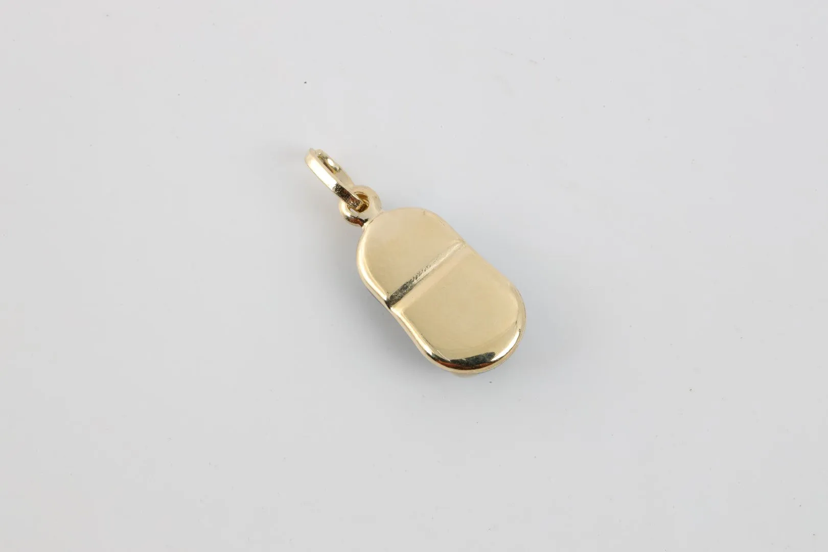 14k Yellow Gold Baby Shoe Pendant (1.38g.)