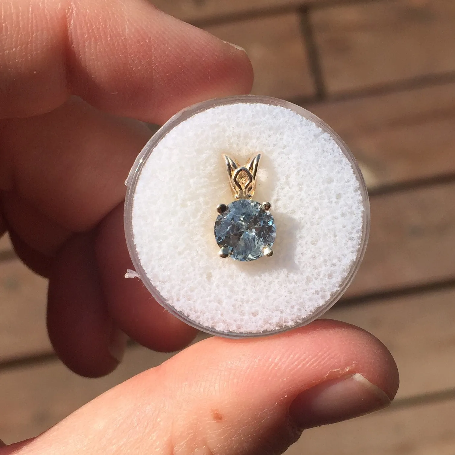 1.65 CT ICY BLUE MONTANA SAPPHIRE PENDANT