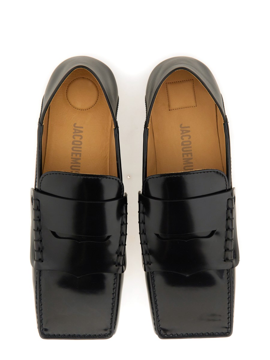 JACQUEMUS      SQUARE LEATHER CARRE LOAFER