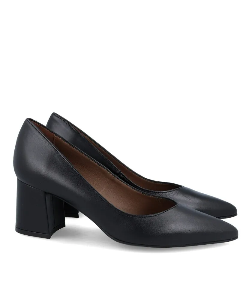 Patricia Miller Vienna 5136F Black court shoe