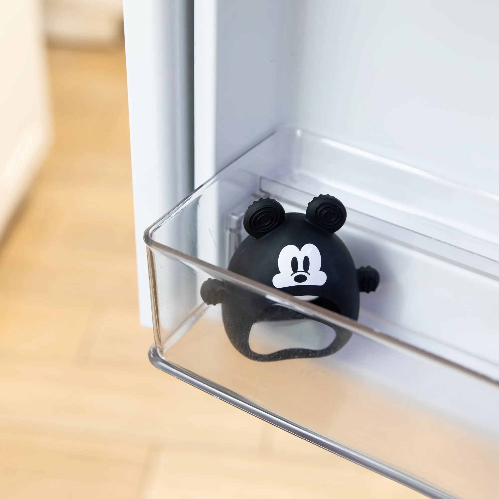 Silicone Un-Droppable Mitt Teether: Mickey Mouse