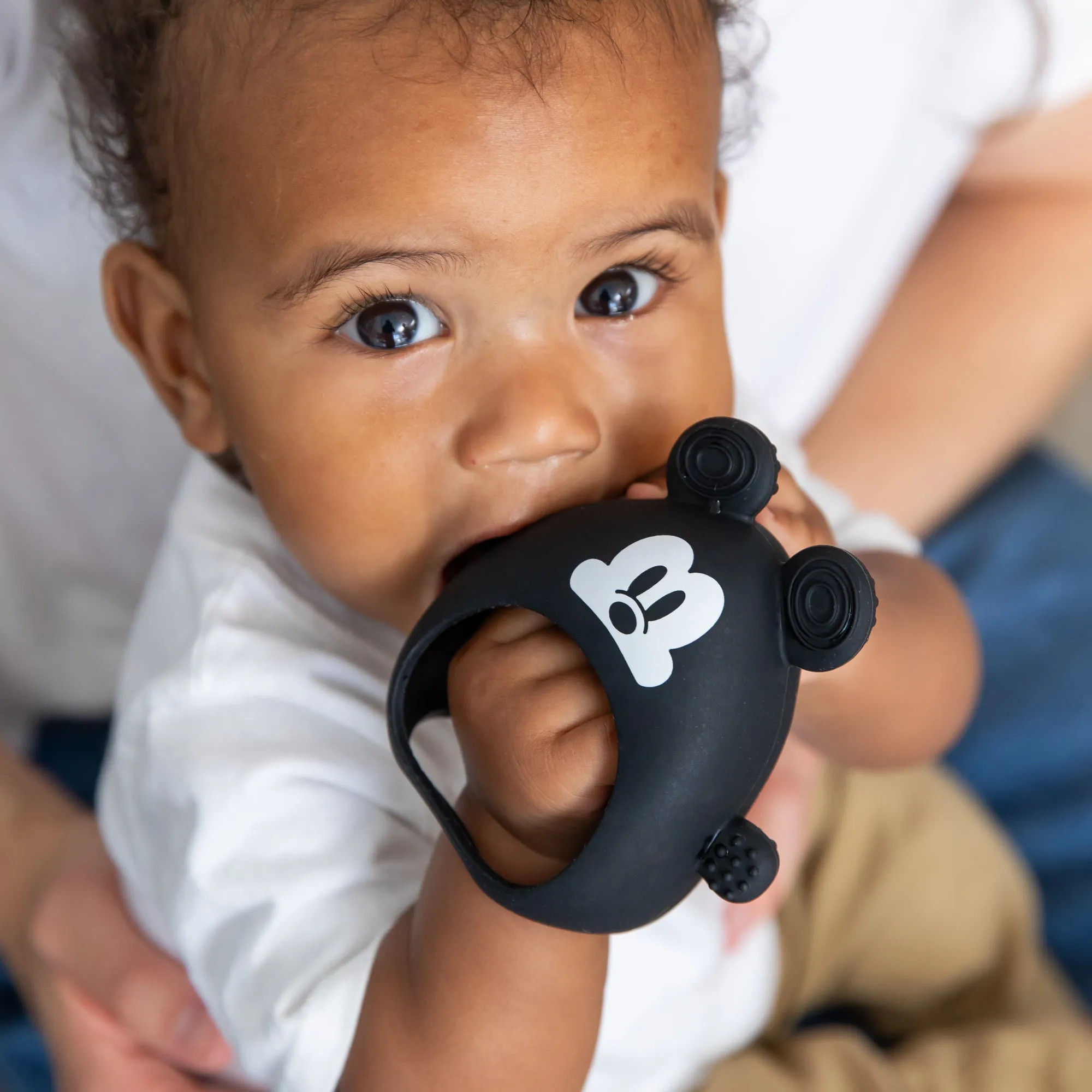 Silicone Un-Droppable Mitt Teether: Mickey Mouse