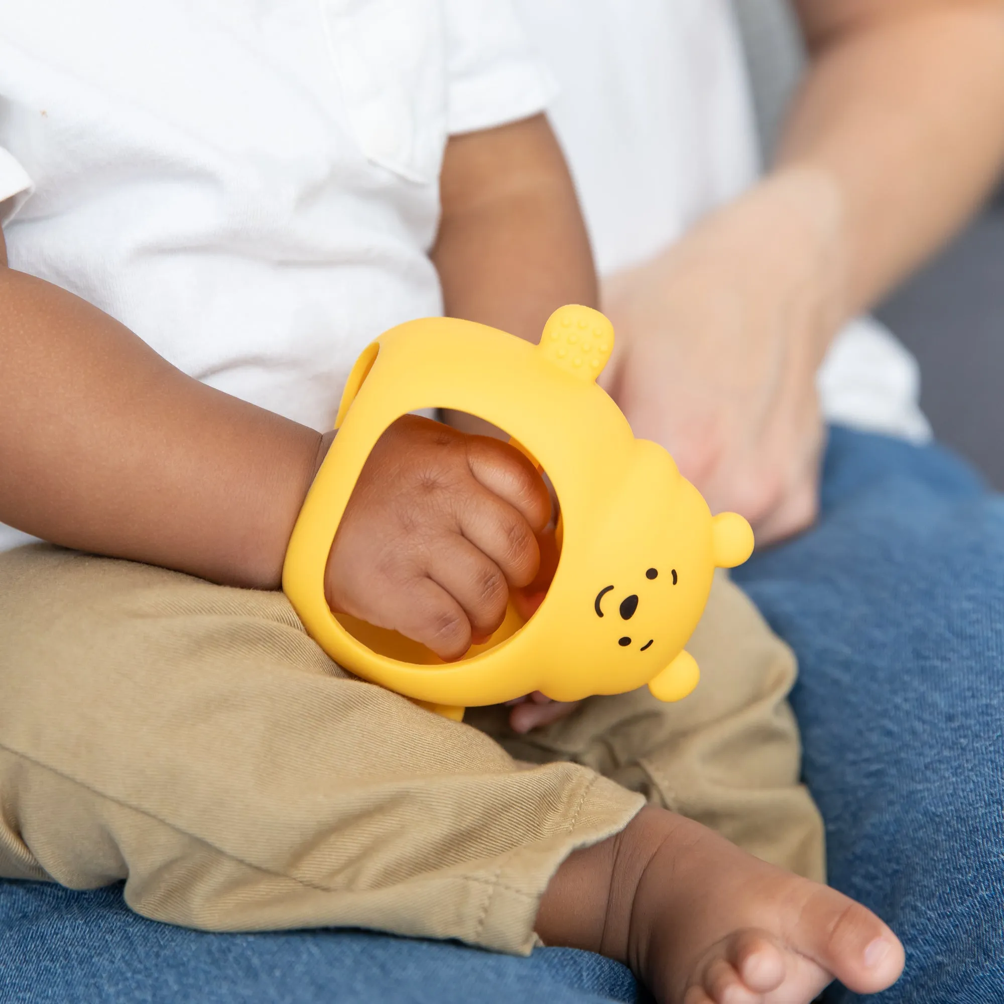 Silicone Un-Droppable Mitt Teether: Winnie the Pooh